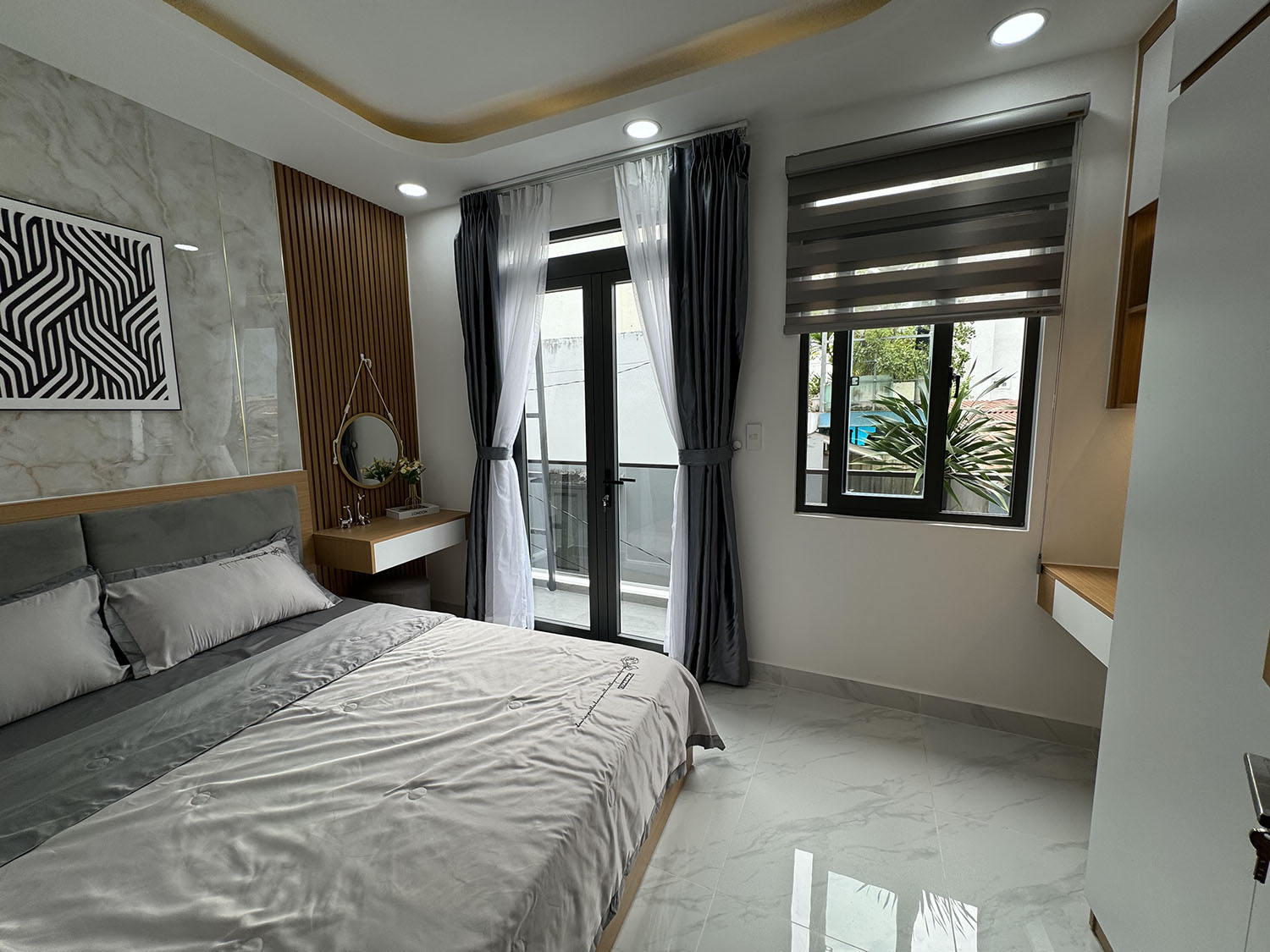 Tuyệt phẩm đẹp lung linh nhà 2 lầu, 03 phòng ngủ full nội thất khu VIP Phan Xích Long - Giá 5,7 tỷ